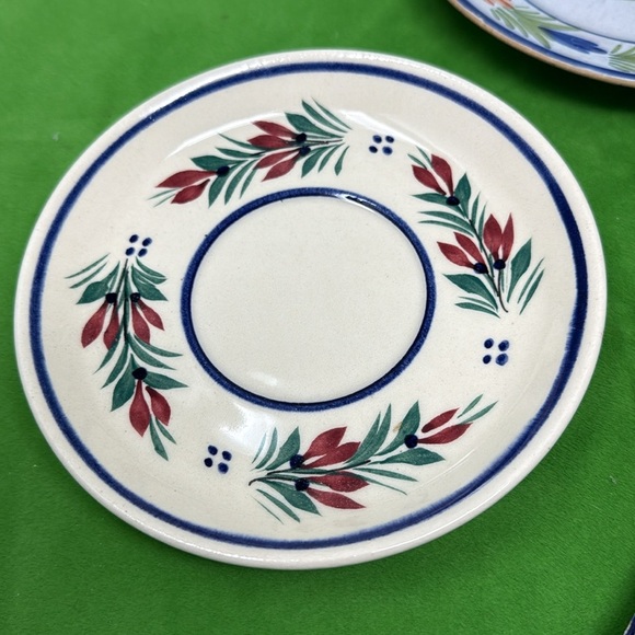 4 Quimper Pieces - Picture 4 of 16